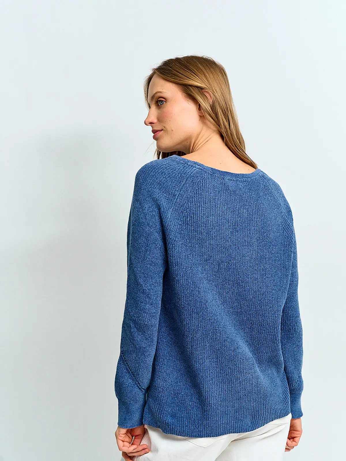SWEATER MUJER AZIZ CUELLO EN V - 2