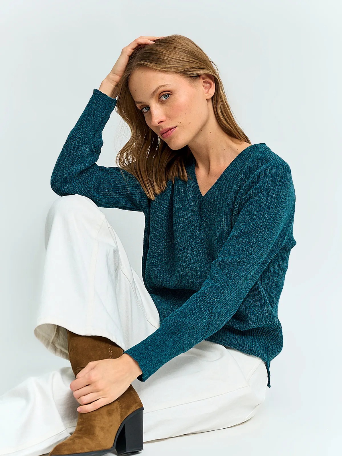 SWEATER MUJER AZIZ CUELLO EN V - 4