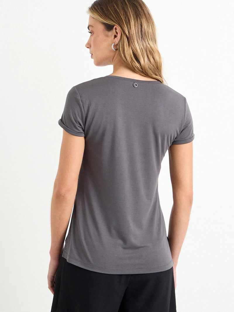 POLERA MUJER IO ESTAMPADO FOCALIZADO - 4