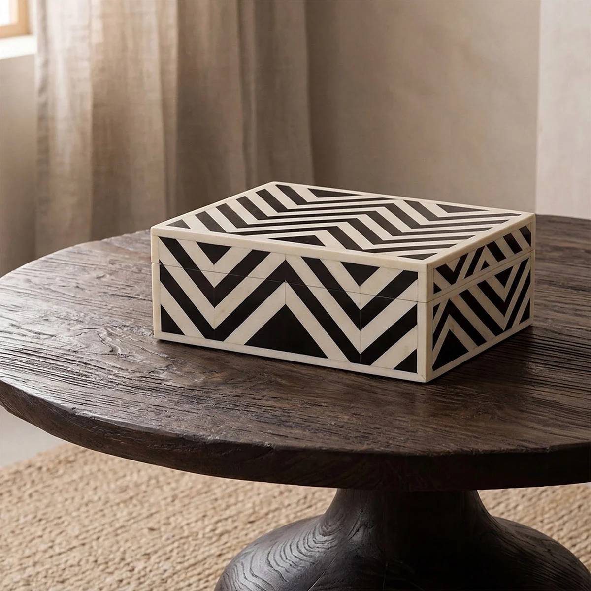 CAJA DECORATIVA RIPLEY HOME RAYAS GEO NEGRA 15 CM - 1