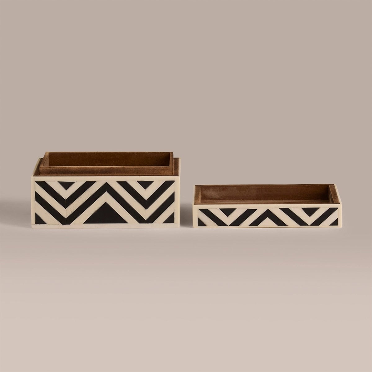 CAJA DECORATIVA RIPLEY HOME RAYAS GEO NEGRA 15 CM - 2