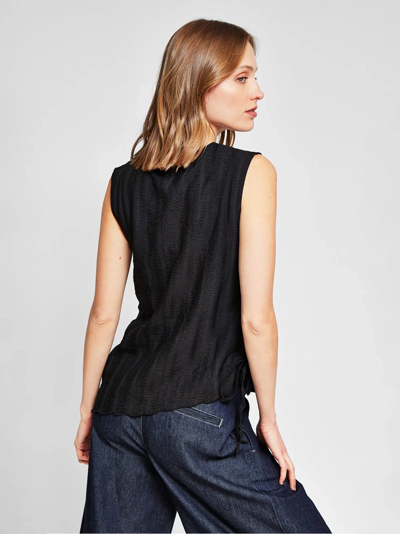 POLERA MUJER SFERA SIN MANGAS TEXTURA - 2