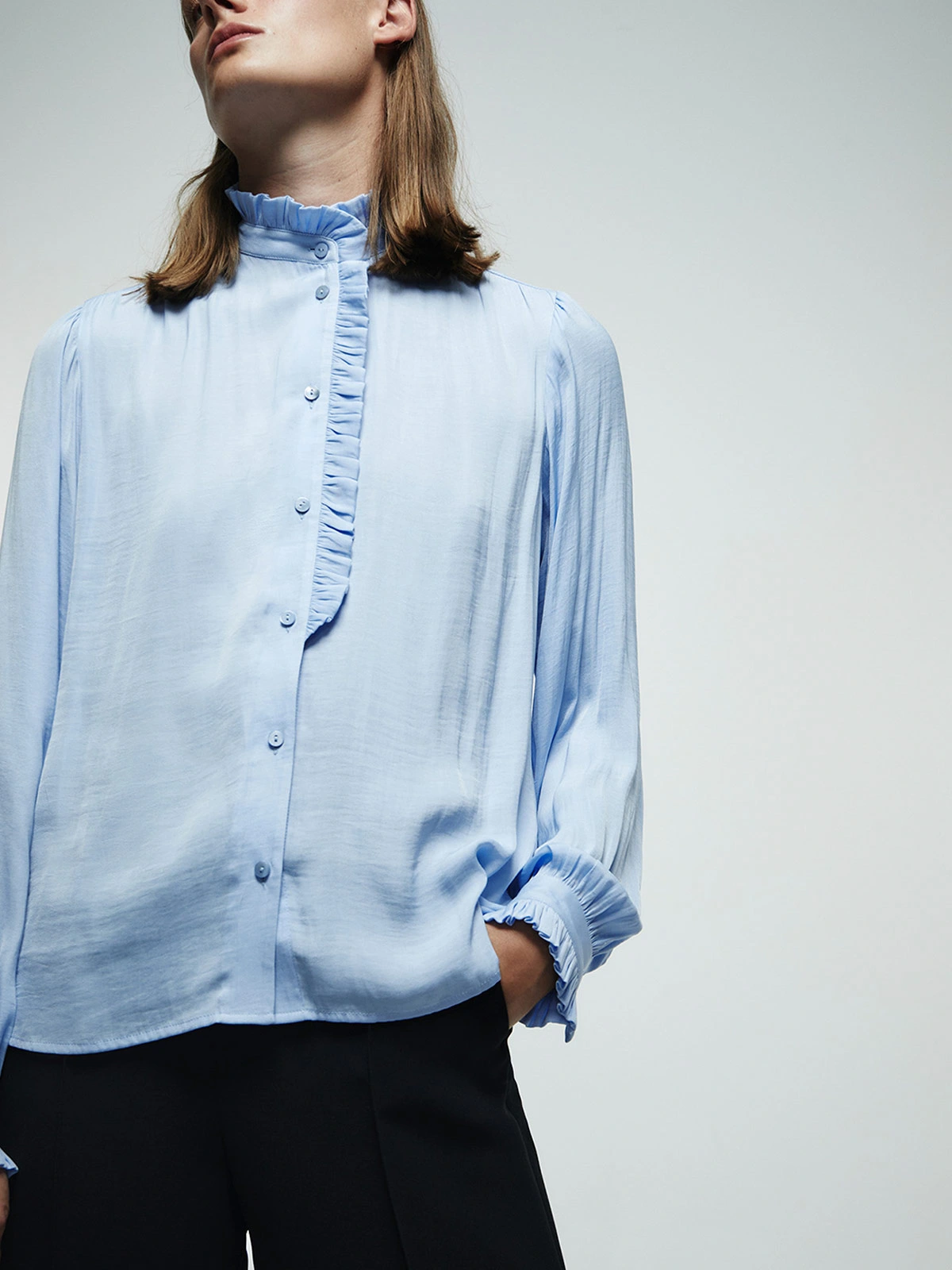 BLUSA MUJER SFERA MANGA LARGA VOLANTES - 2