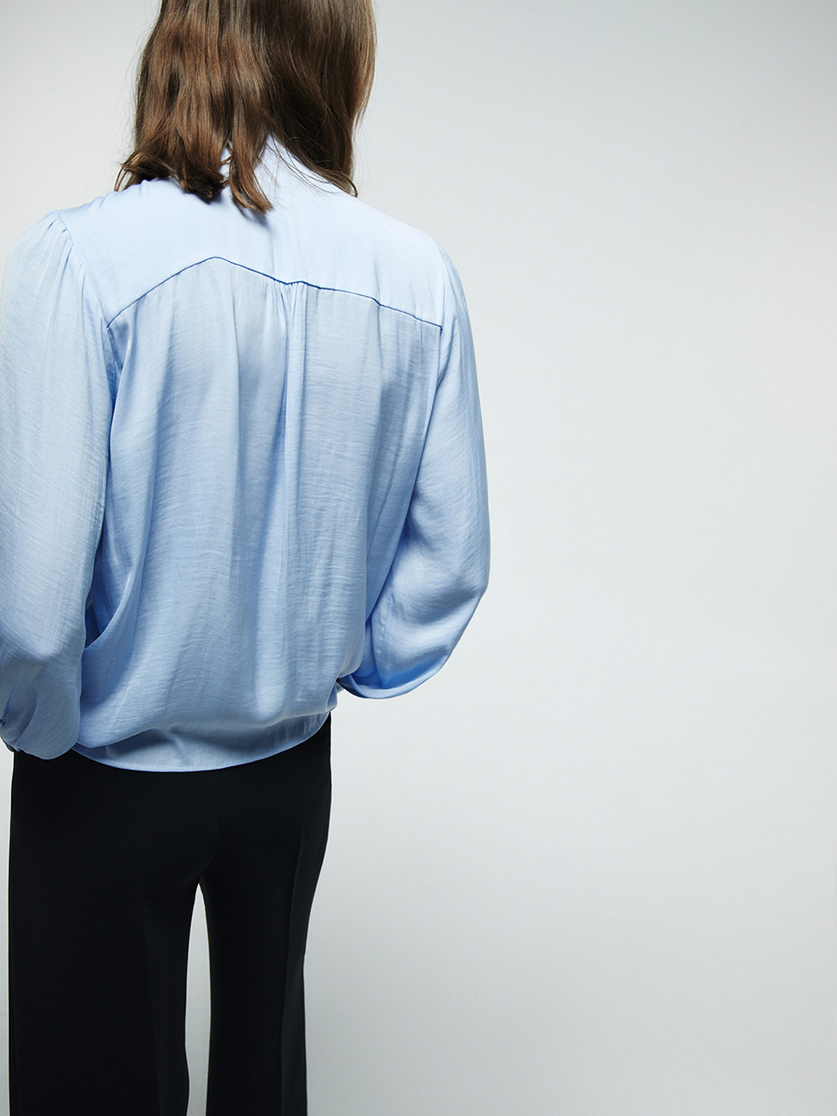 BLUSA MUJER SFERA MANGA LARGA VOLANTES - 3