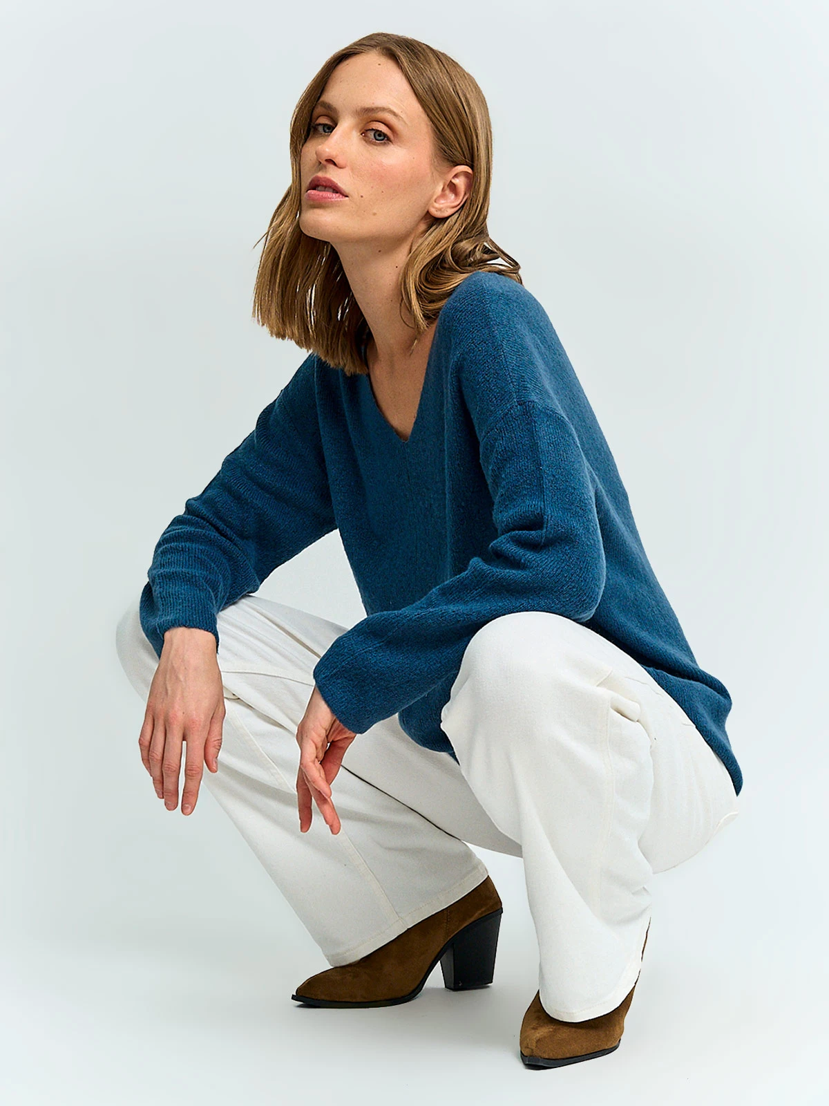 SWEATER MUJER AZIZ CUELLO EN V LISO - 4