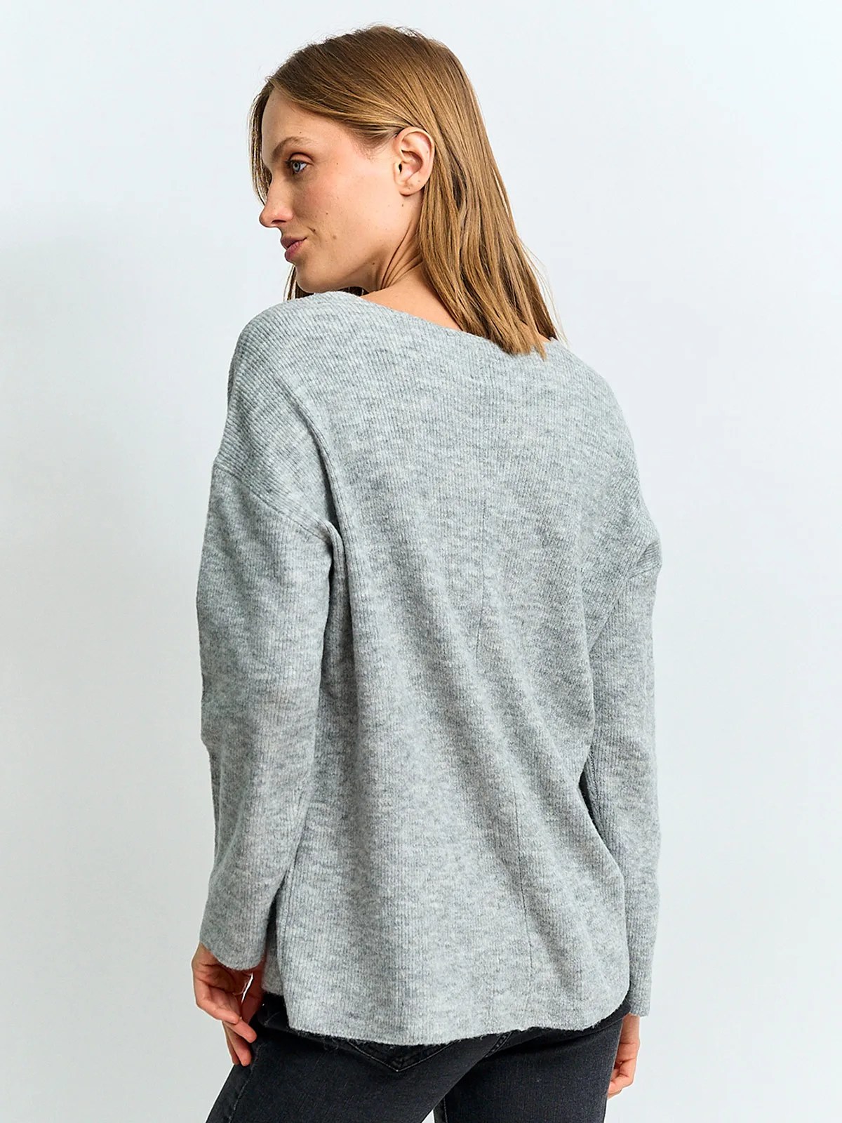 SWEATER MUJER AZIZ CUELLO EN V LISO - 2