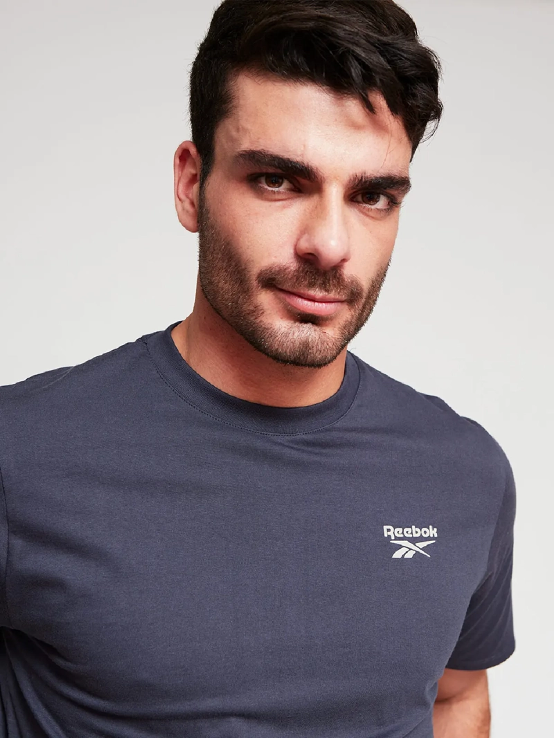 POLERA HOMBRE REEBOK ALGODÓN SMALL LOGO - 3