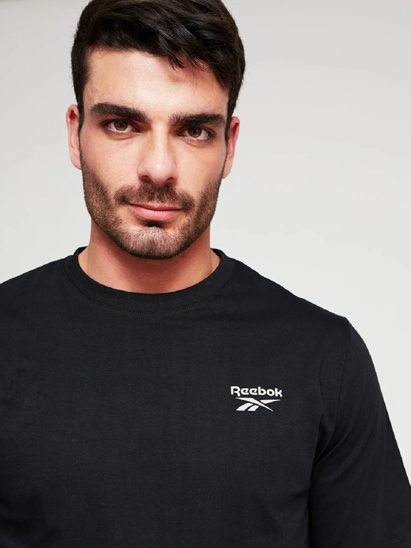 POLERA HOMBRE REEBOK ALGODÓN SMALL LOGO - 3