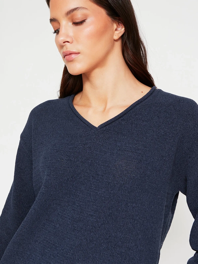SWEATER MUJER AZIZ CUELLO EN V - 3