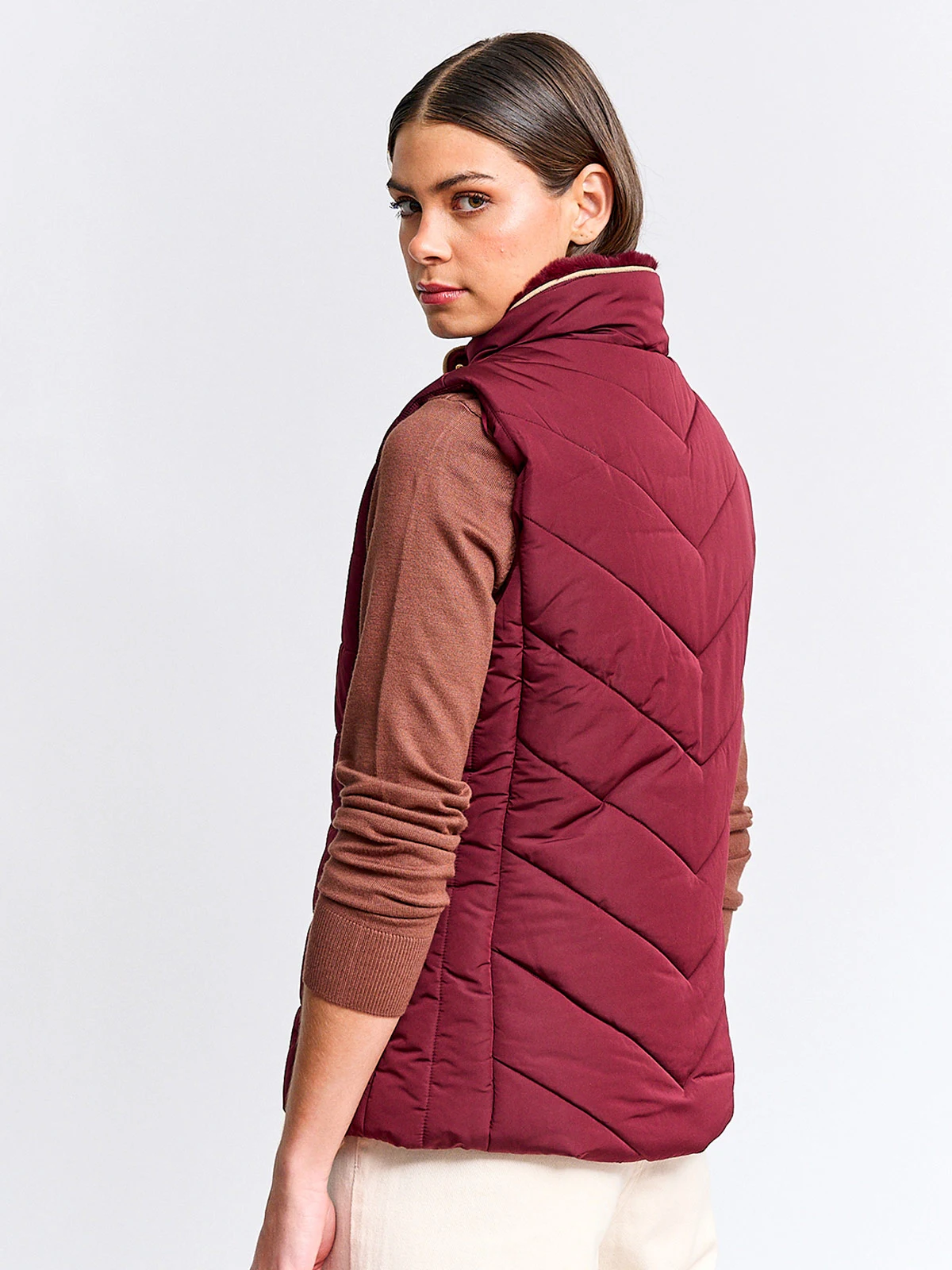 PARKA MUJER CACHAREL CUELLO ALTO SIN MANGAS PELOS - 2