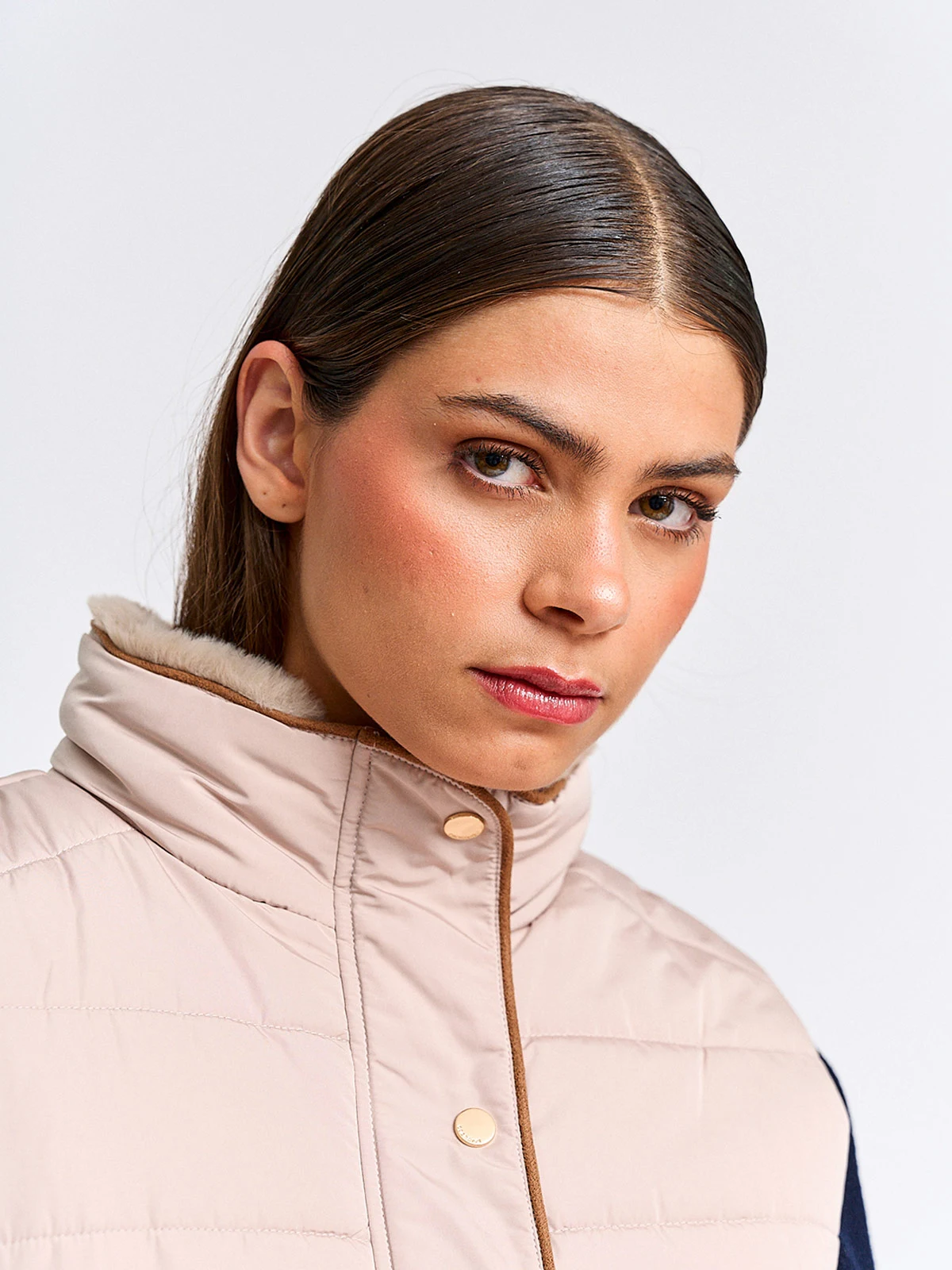 PARKA MUJER CACHAREL CUELLO ALTO SIN MANGAS PELOS - 3