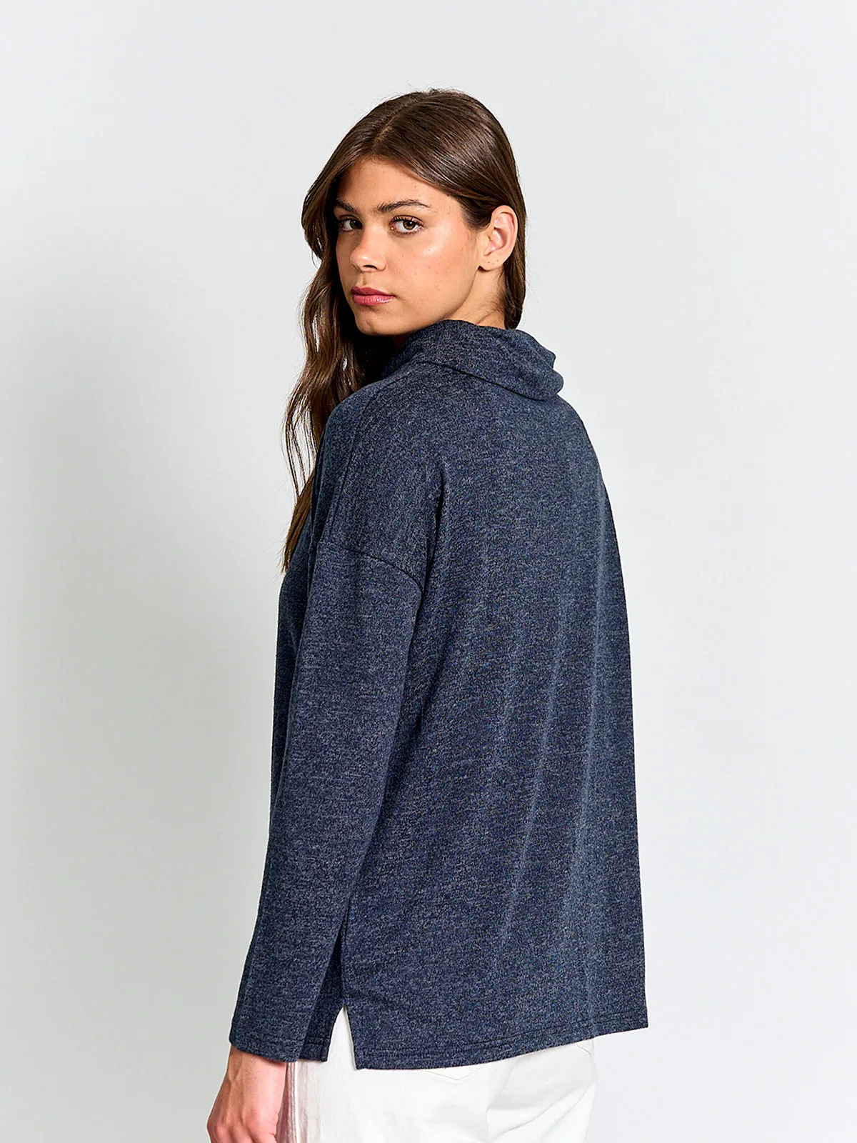 POLERA MUJER AZIZ MANGA LARGA BÁSICA - 2