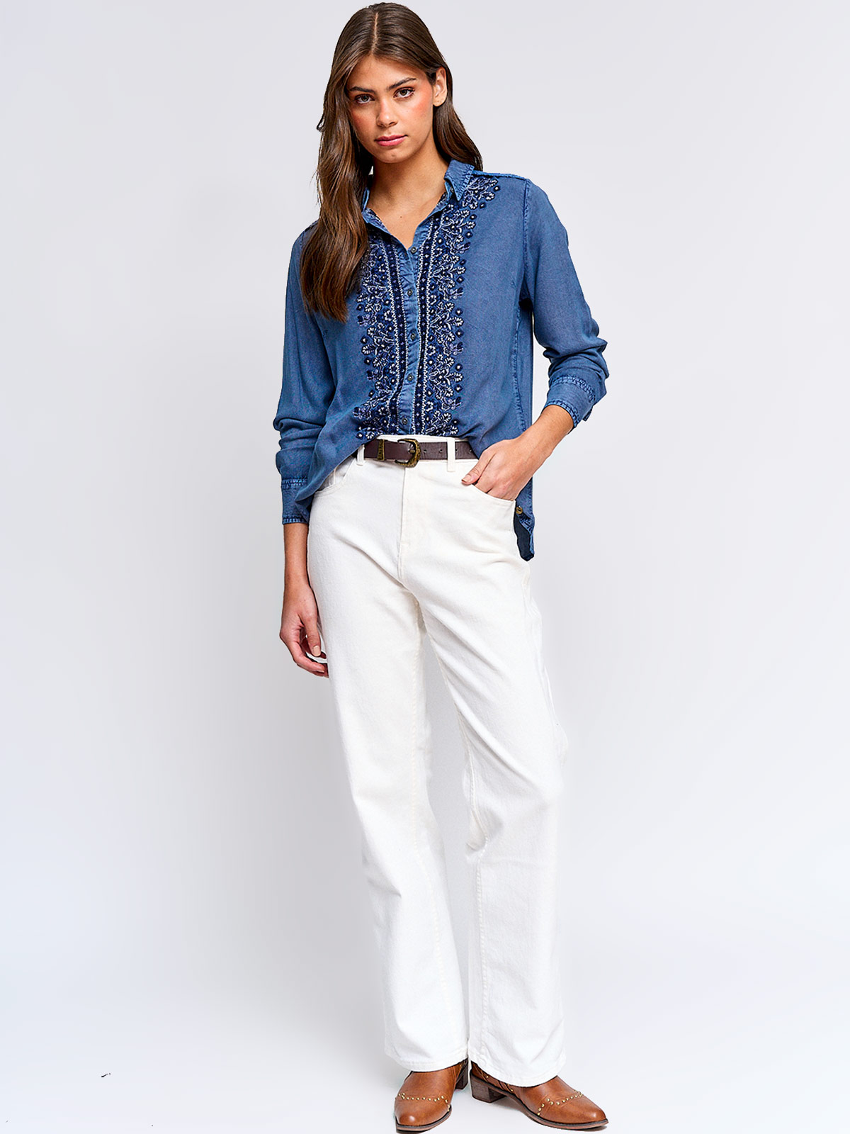 BLUSA MUJER TATIENNE MANGA LARGA BORDADO TACHAS - 4