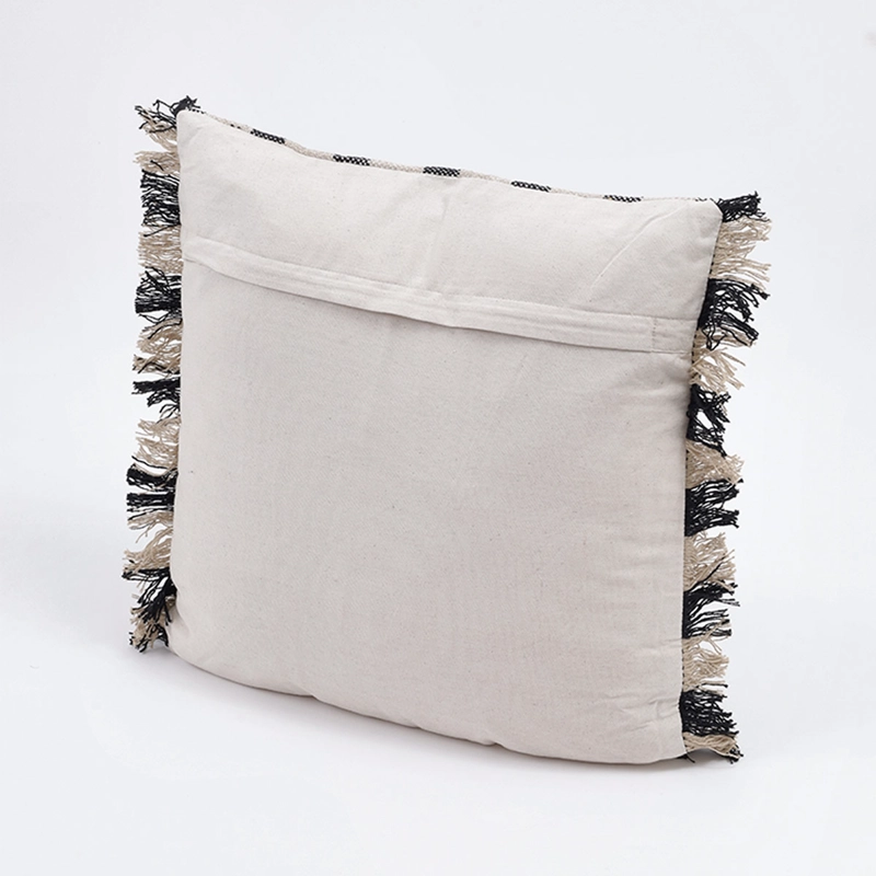 COJÍN RIPLEY HOME CAMEL RAYAS FLECOS 50X50 CM NEGRO - 4