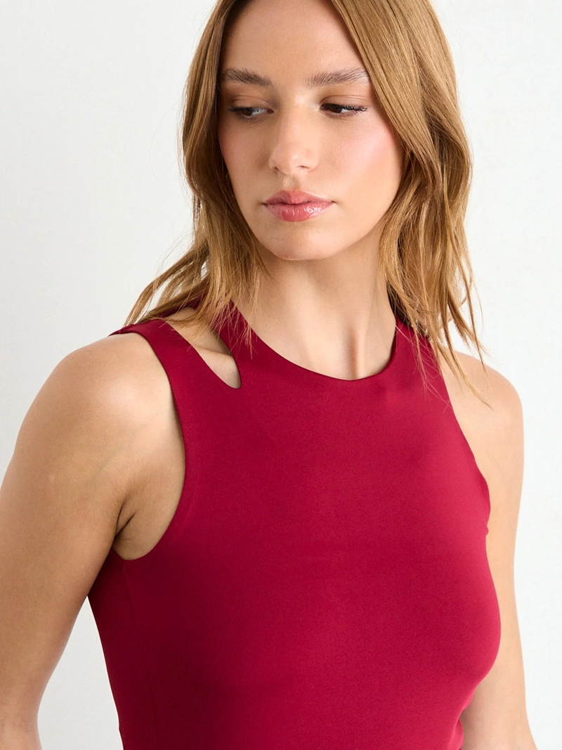 POLERA MUJER IO CUT OUT BÁSICA - 5