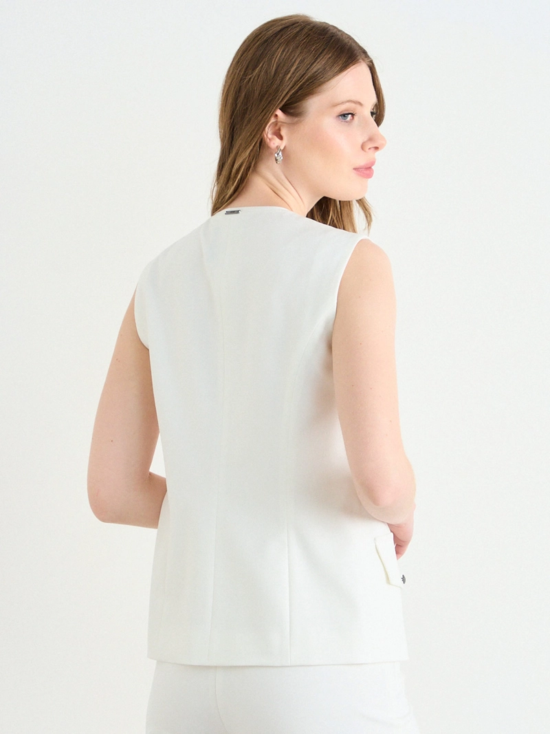 GILET MUJER ASH LISO ENTALLADO BOTONES - 4