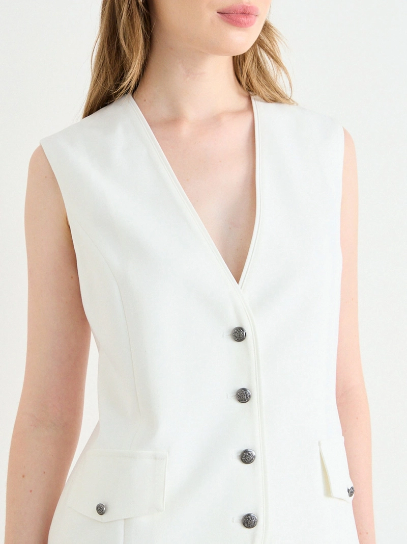 GILET MUJER ASH LISO ENTALLADO BOTONES - 5