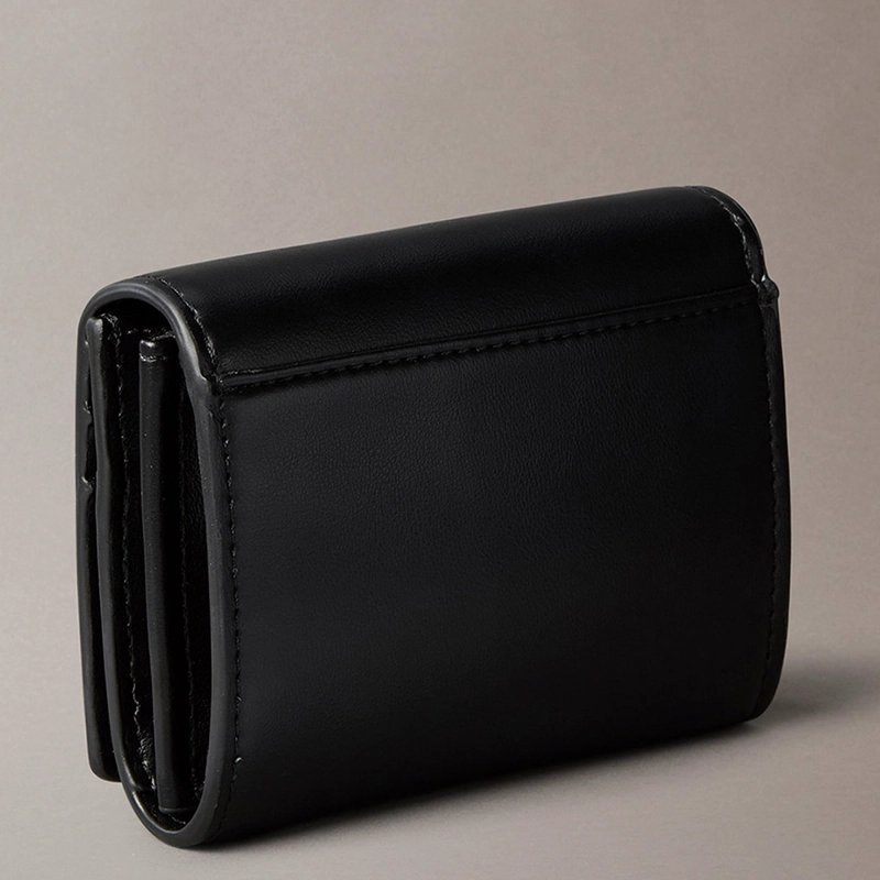 BILLETERA CALVIN KLEIN 4F1047G001 NEGRO - 2