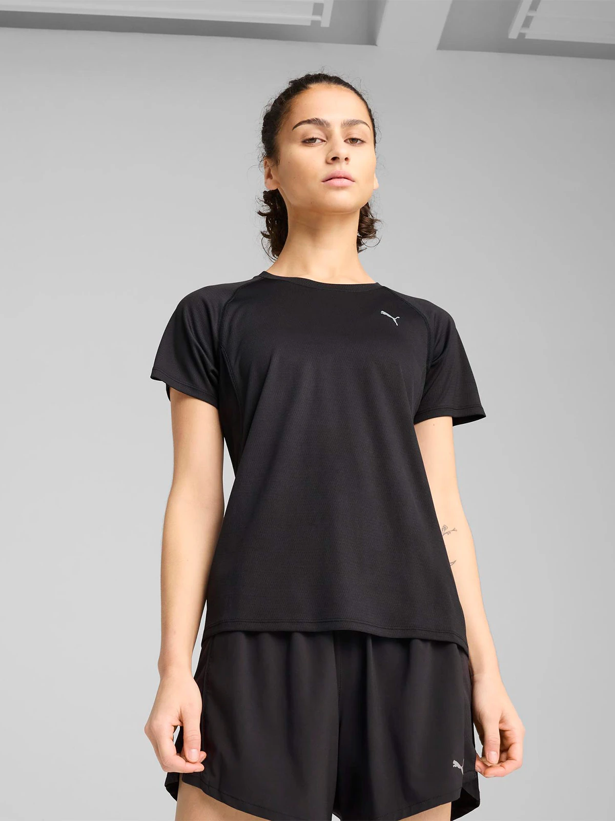 POLERA MUJER PUMA REGULAR FIT VELOCITY MANGA CORTA - 1