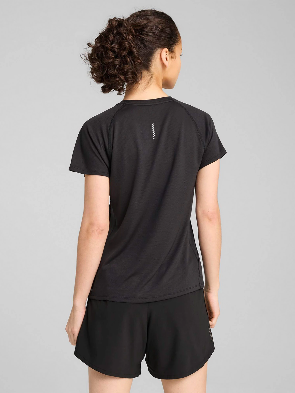 POLERA MUJER PUMA REGULAR FIT VELOCITY MANGA CORTA - 2
