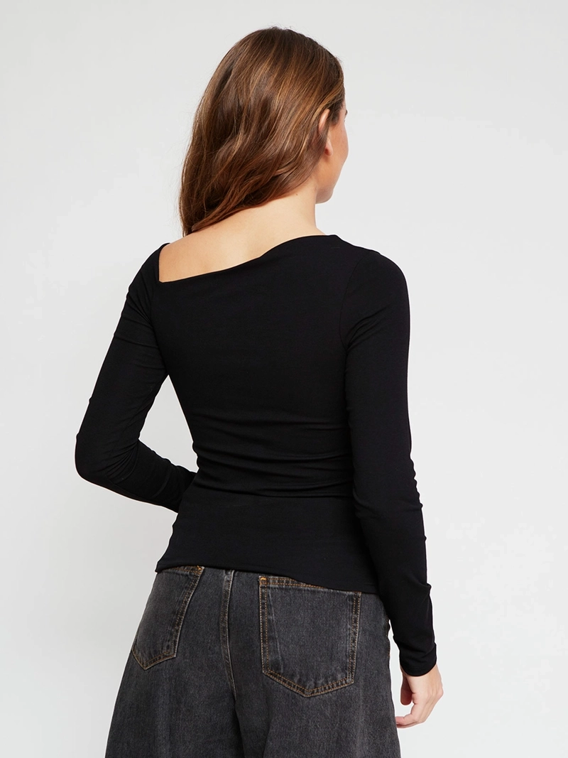 POLERA MUJER INDEX ALGODÓN MANGA LARGA ASIMÉTRICA - 3