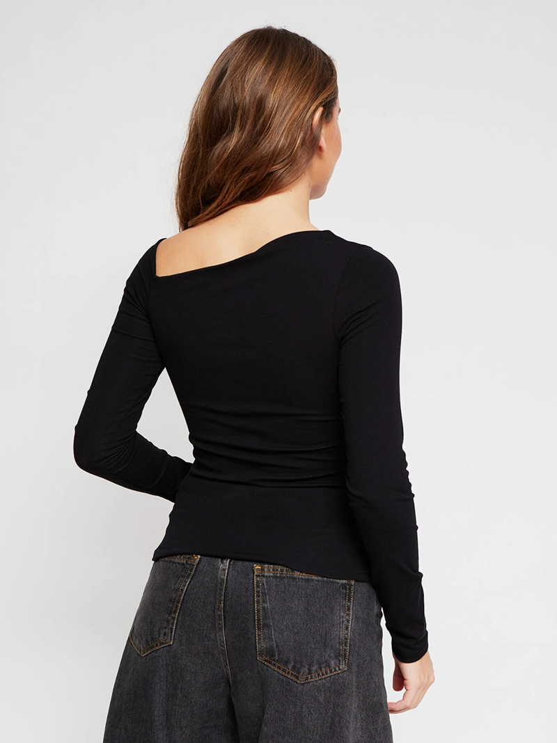 POLERA MUJER INDEX ALGODÓN MANGA LARGA ASIMÉTRICA - 3