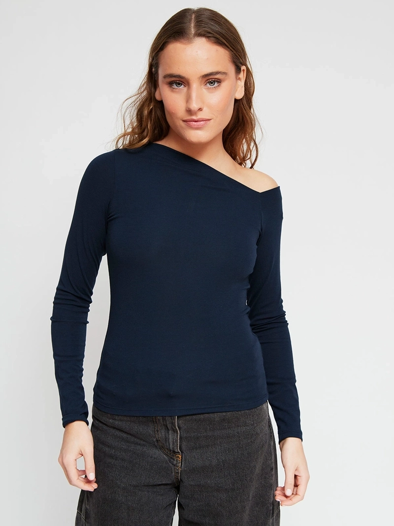 POLERA MUJER INDEX ALGODÓN MANGA LARGA ASIMÉTRICA - 2