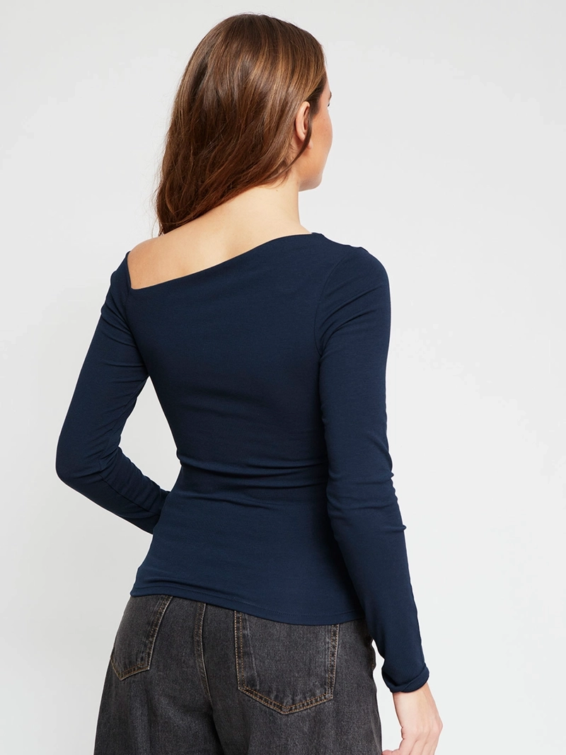 POLERA MUJER INDEX ALGODÓN MANGA LARGA ASIMÉTRICA - 3