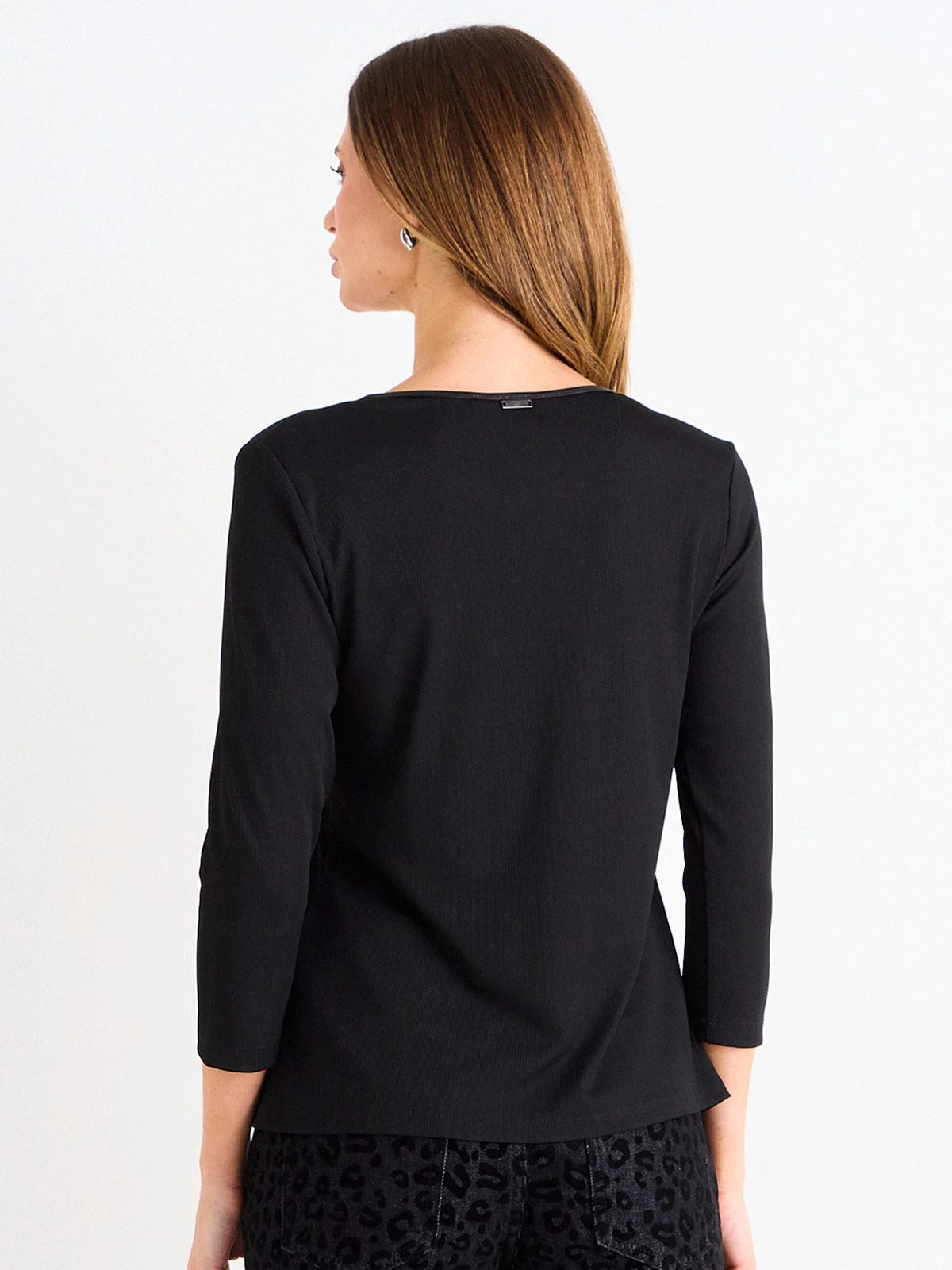 POLERA MUJER ASH CUELLO REDONDO CUT OUT RIB - 4