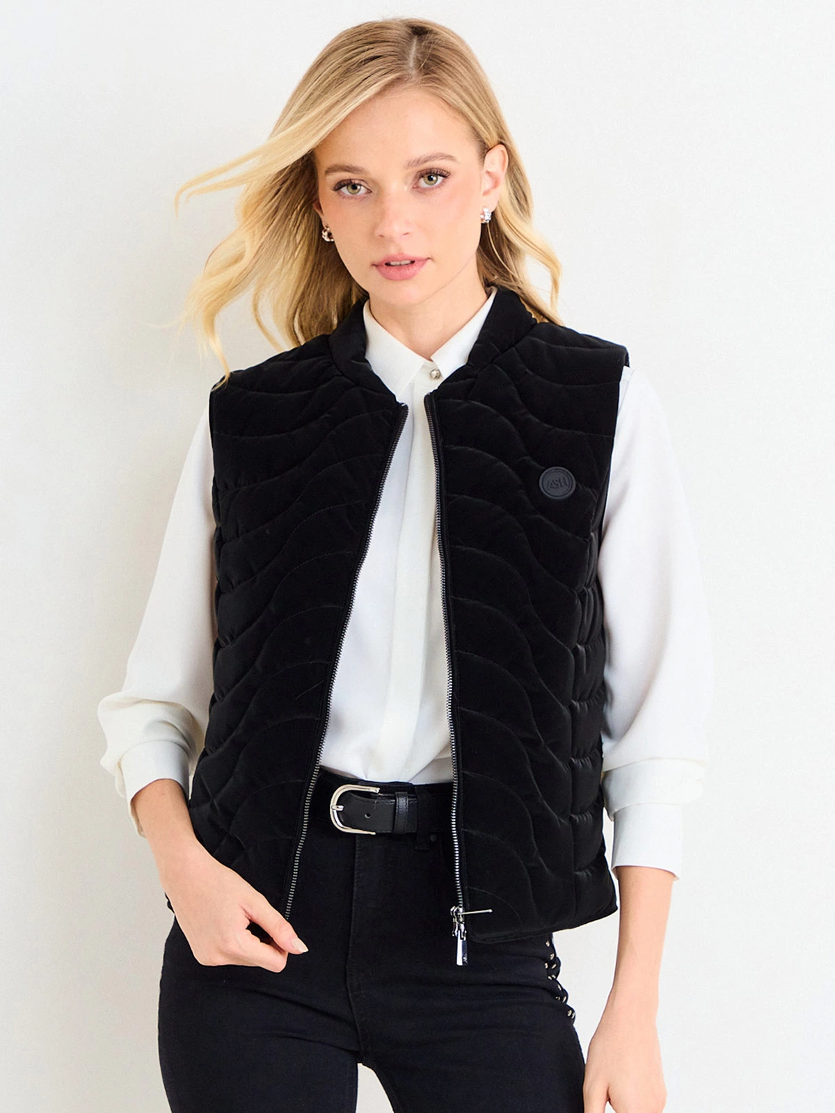 PARKA MUJER ASH SIN MANGAS LISA DISEÑO QUILT - 3