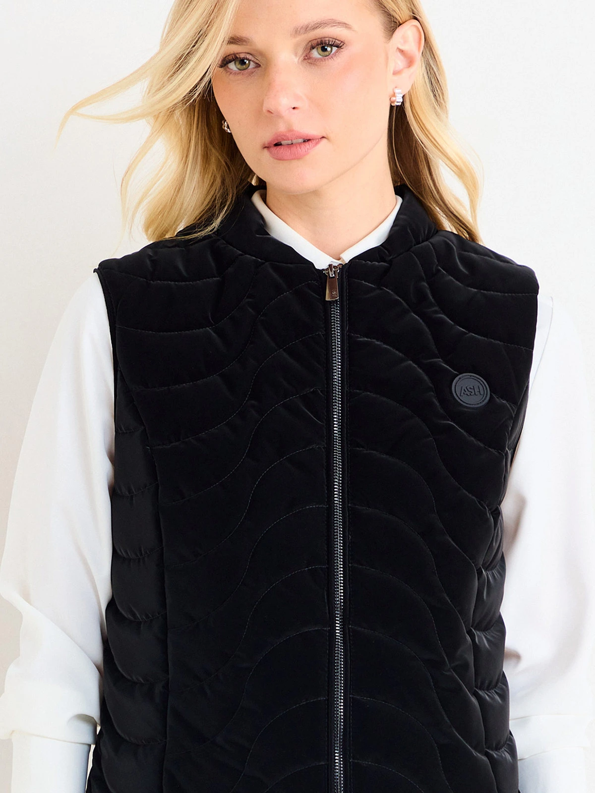 PARKA MUJER ASH SIN MANGAS LISA DISEÑO QUILT - 5