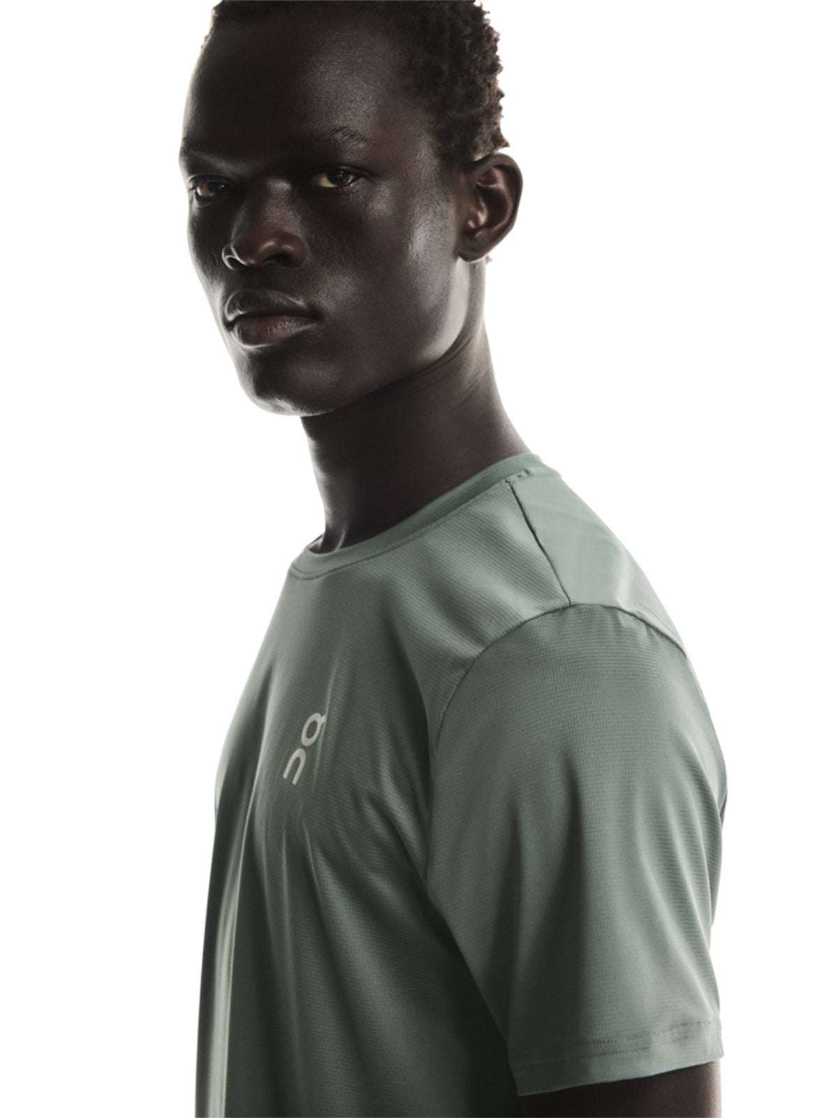 POLERA DEPORTIVA HOMBRE ON CORE-T 1 - 2