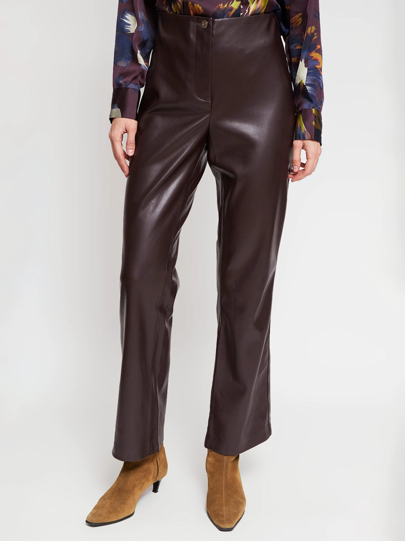 PANTALÓN MUJER CACHAREL TIPO CUERO PIERNA BOOTCUT - 2