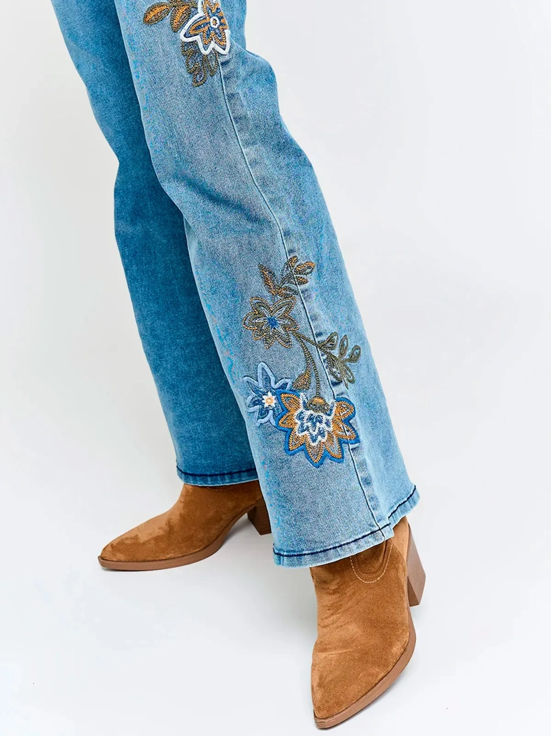 JEANS MUJER TATIENNE ALGODÓN FLARE BORDADOS - 4