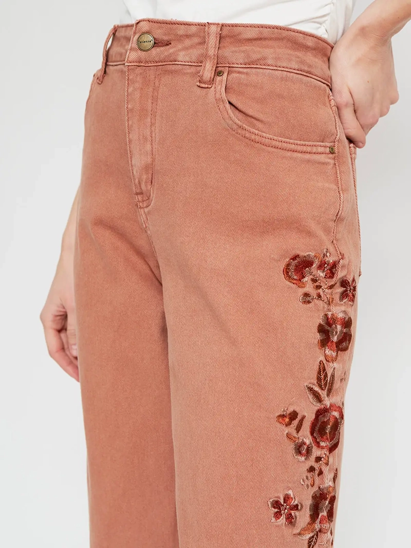 PANTALÓN MUJER TATIENNE ALGODÓN BARREL BORDADO - 4