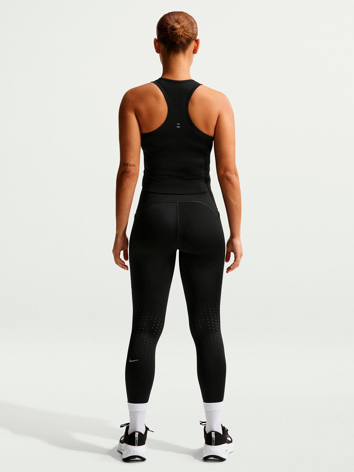 POLERA MUJER NIKE SWOOSH RUN - 5