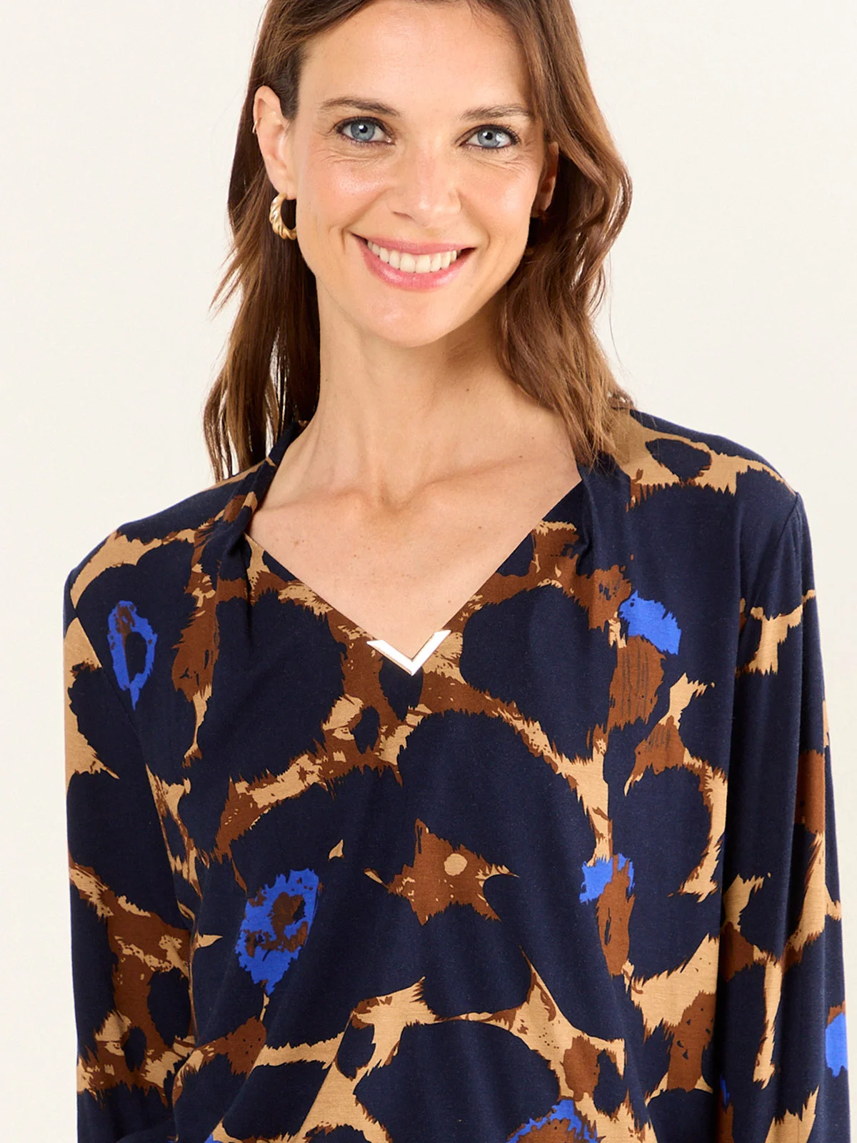 POLERA MUJER MA GRIFFE ESCOTE EN V DETALLE METAL - 5