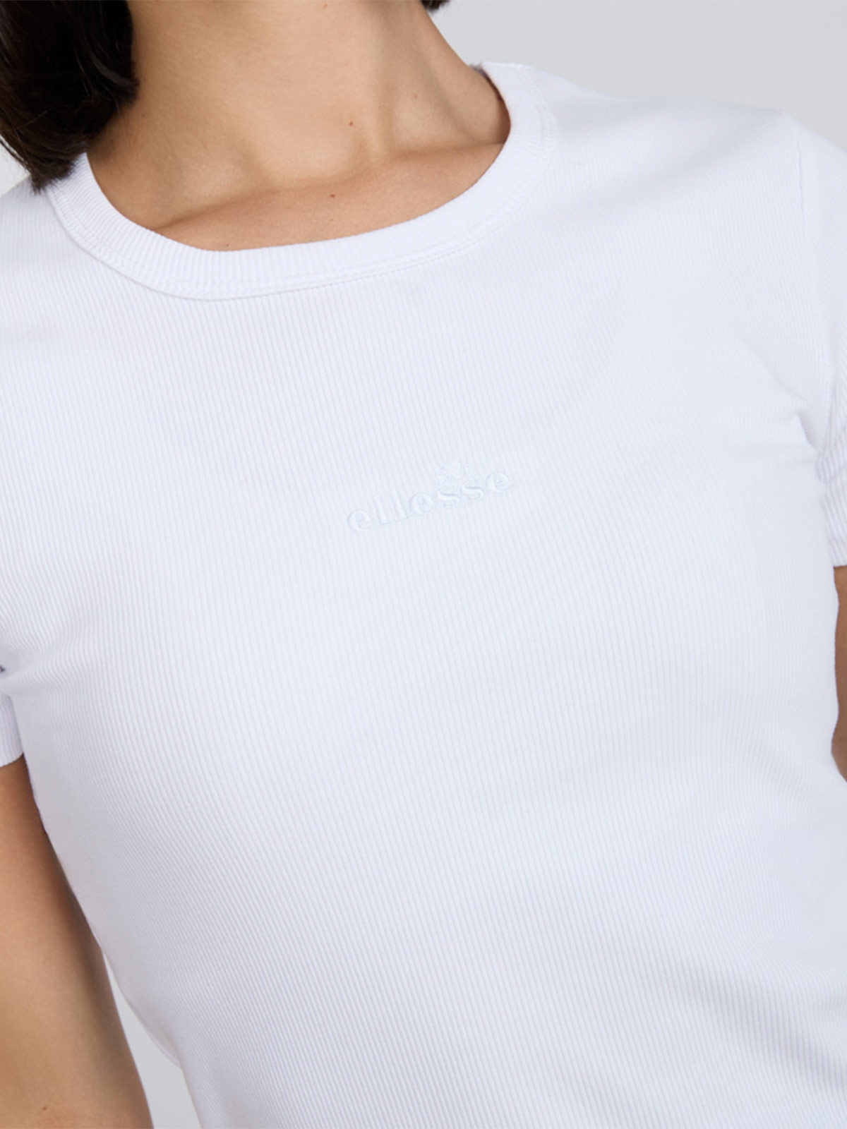 POLERA MUJER ELLESSE SIN MANGAS MALU - 3