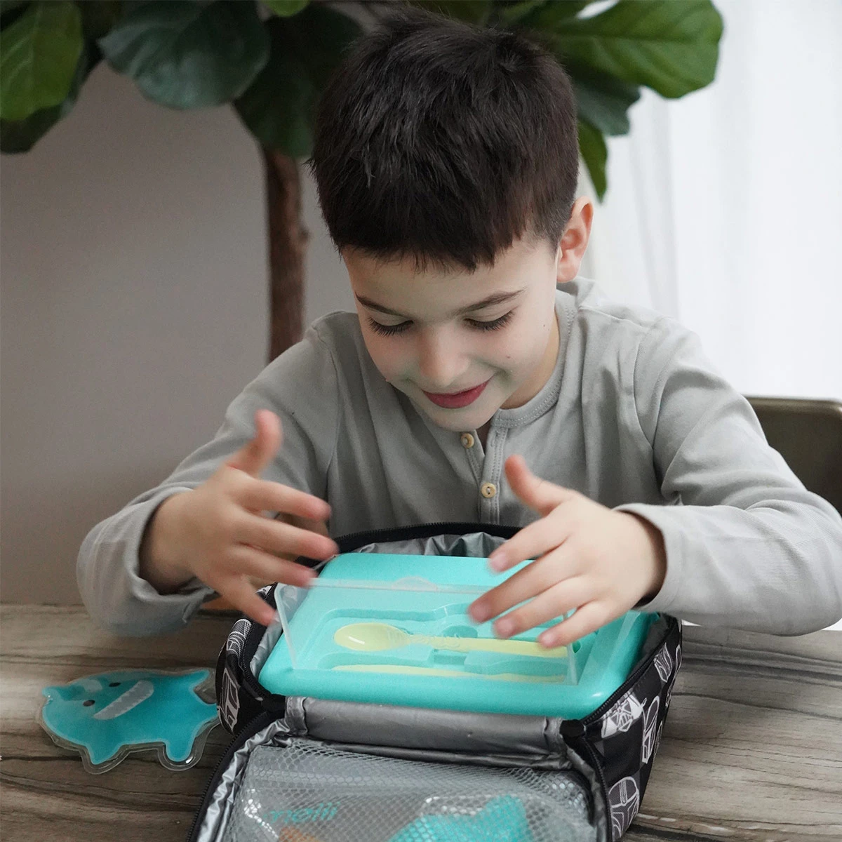 CONTENEDOR BENTO BOX CON CUBIERTO-AZUL - 4
