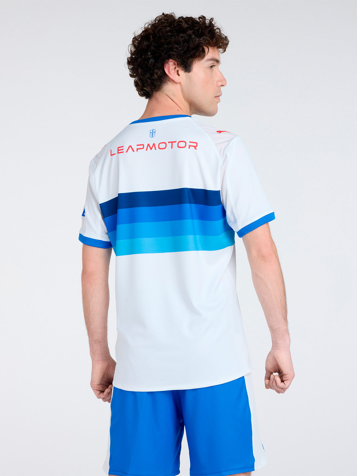POLERA HOMBRE PUMA MANGA CORTA UNIVERSIDAD CATÓLICA LOCAL - 2