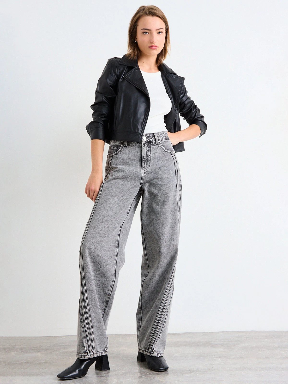 JEANS MUJER IO ALGODÓN STRAIGHT CORTE CIRCULAR - 1