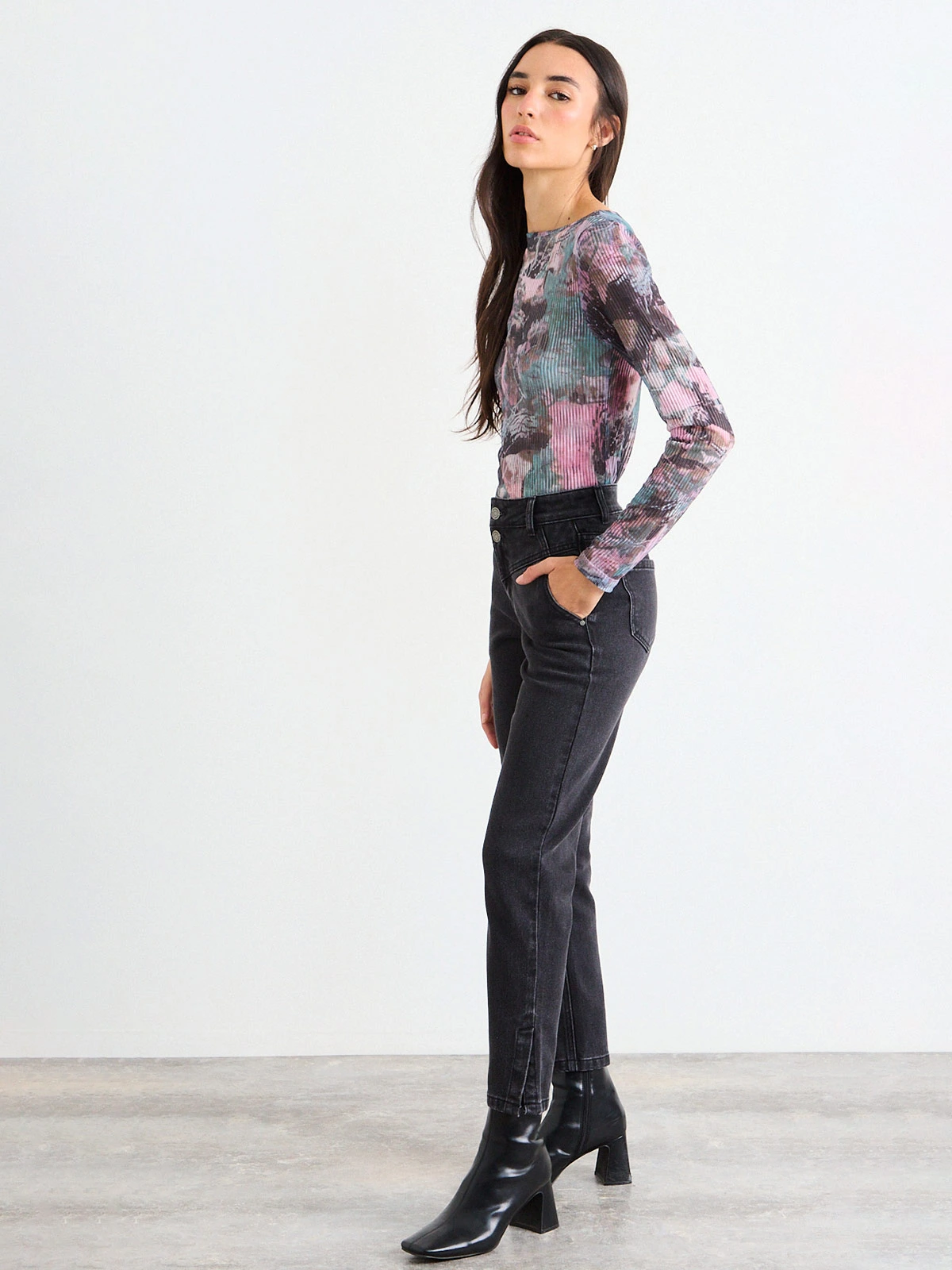 JEANS MUJER IO ALGODÓN STRAIGHT REBECA DELANTERA - 2