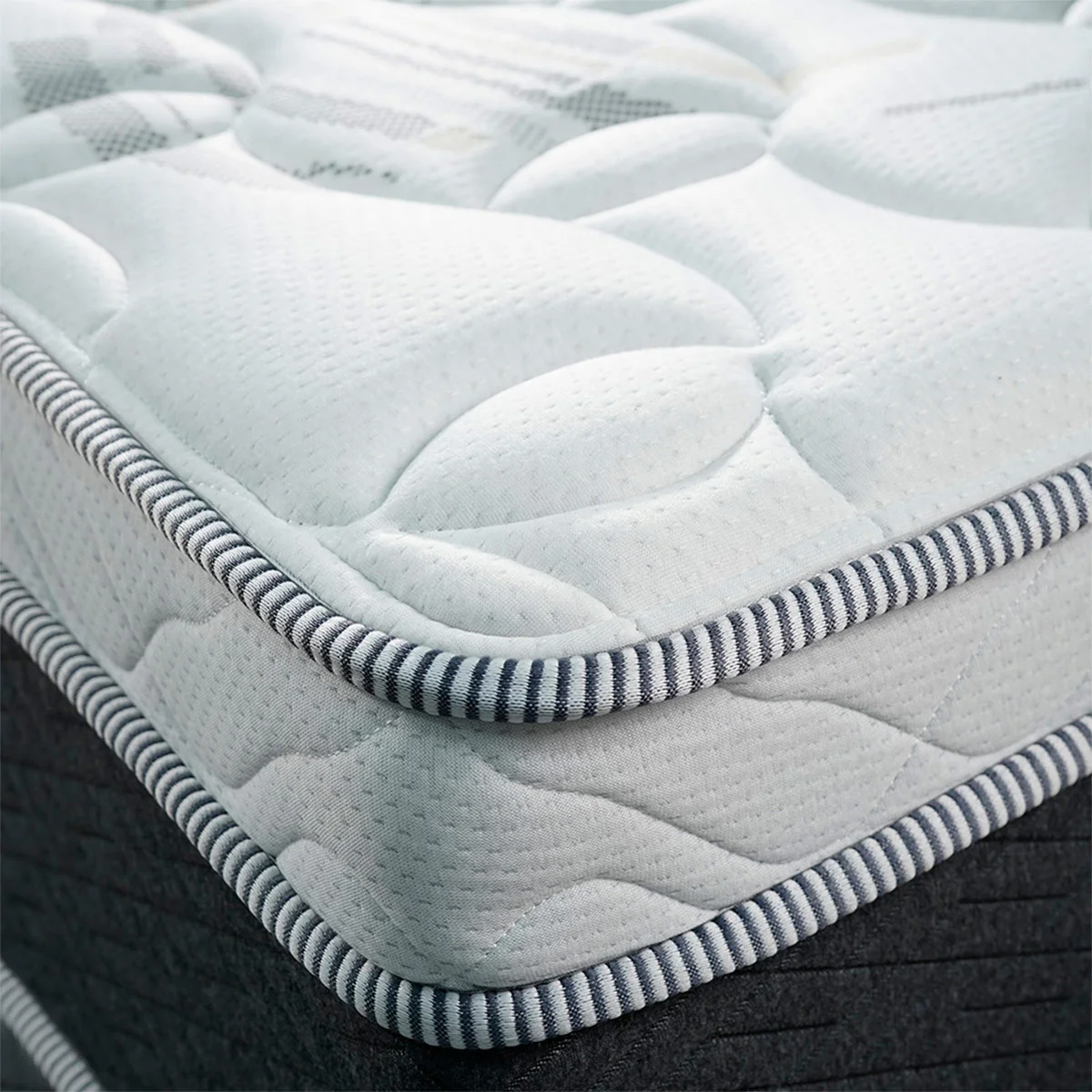 CAMA EUROPEA CELTA EVEREST SÚPER KING + RESPALDO LISO N°3 XL - 3