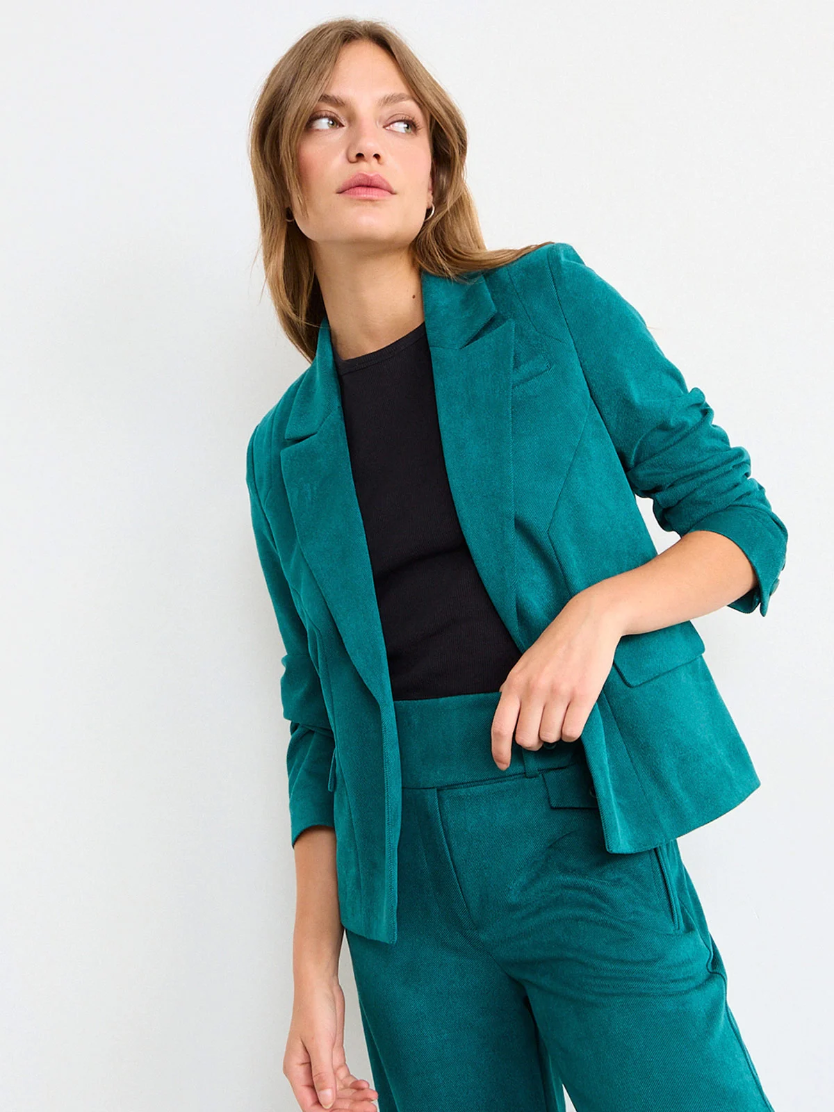 BLAZER MUJER IO BÁSICO CORTES DECORATIVOS - 3