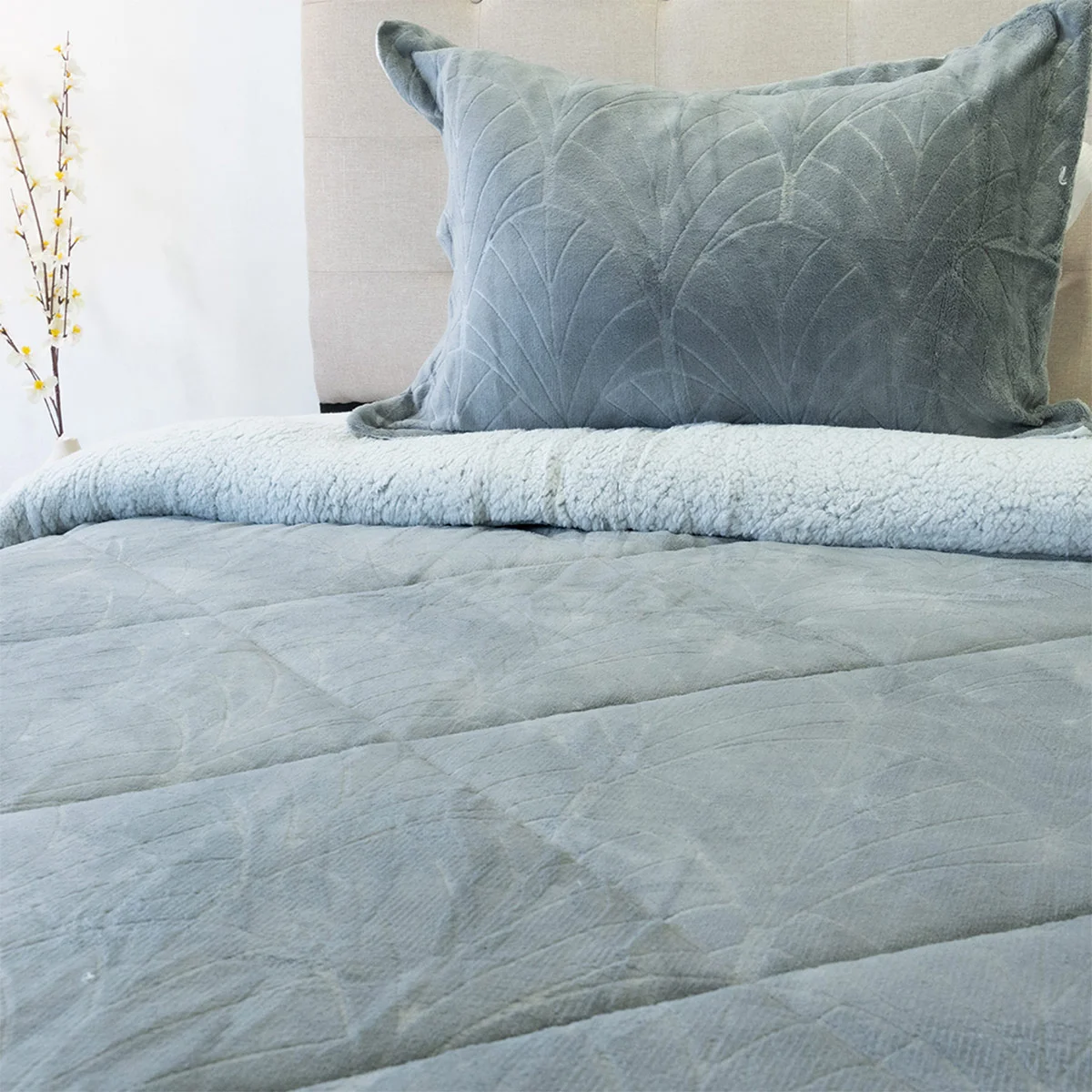 CUBRECAMA DORAL OUTBOSS SHERPA 1.5 PLAZAS GRIS - 2