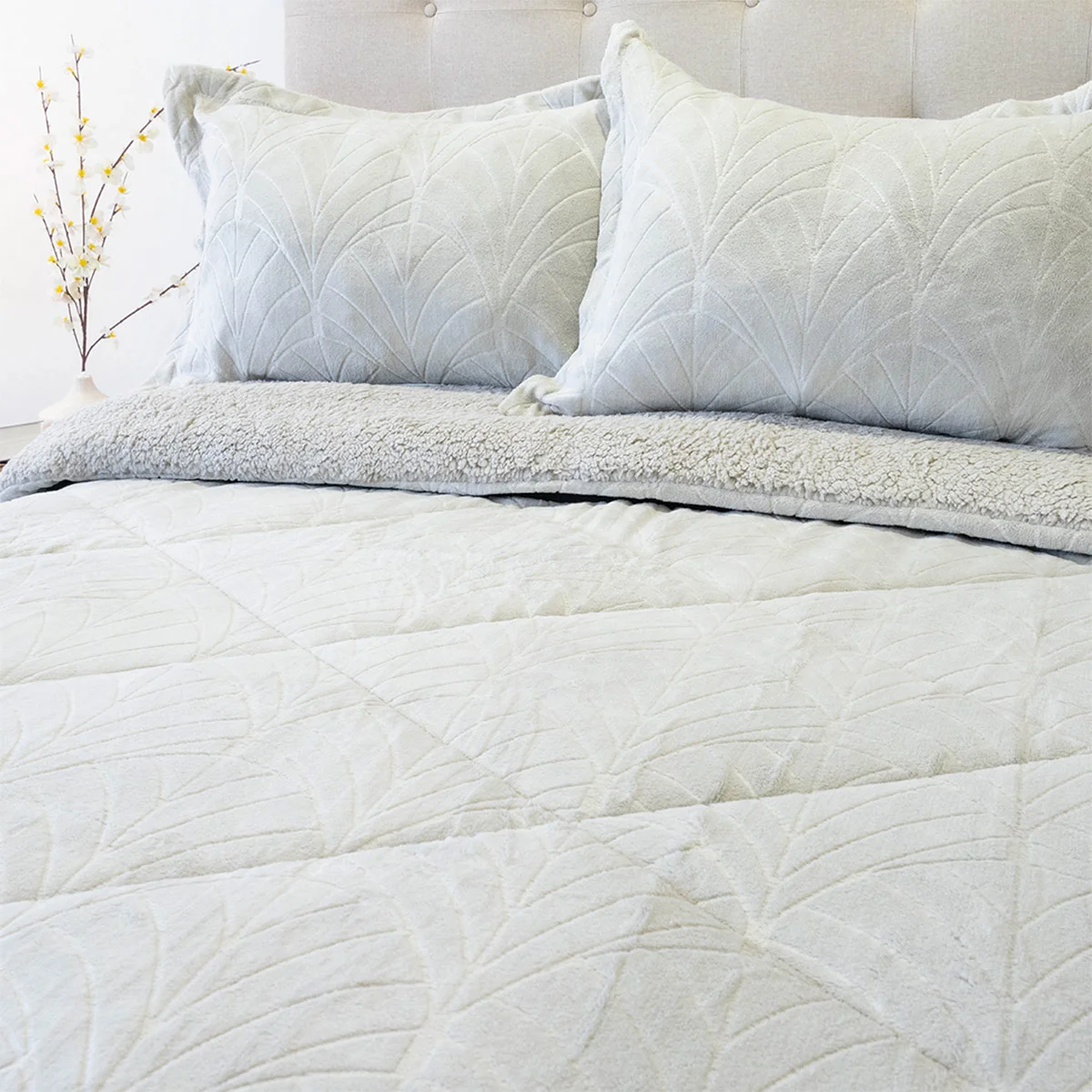CUBRECAMA DORAL OUTBOSS SHERPA SÚPER KING BEIGE - 2