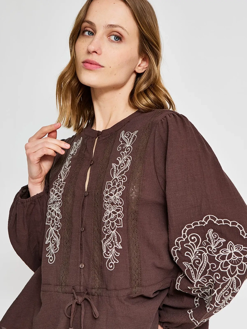 BLUSA MUJER TATIENNE ALGODÓN MANGA LARGA BORDADOS - 3