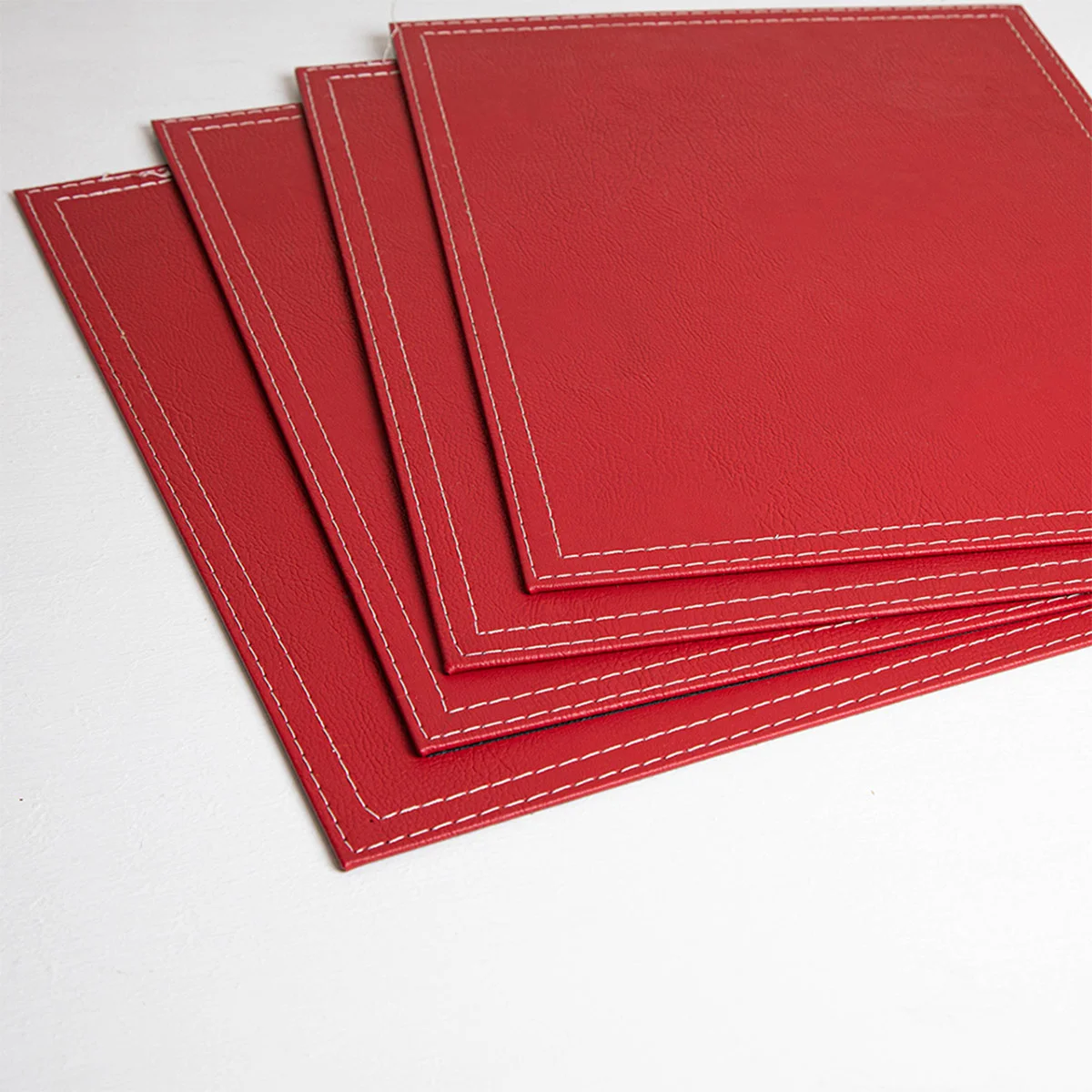 SET 4 INDIVIDUALES DORAL RECTANGULAR ECO CUERO ROJO
