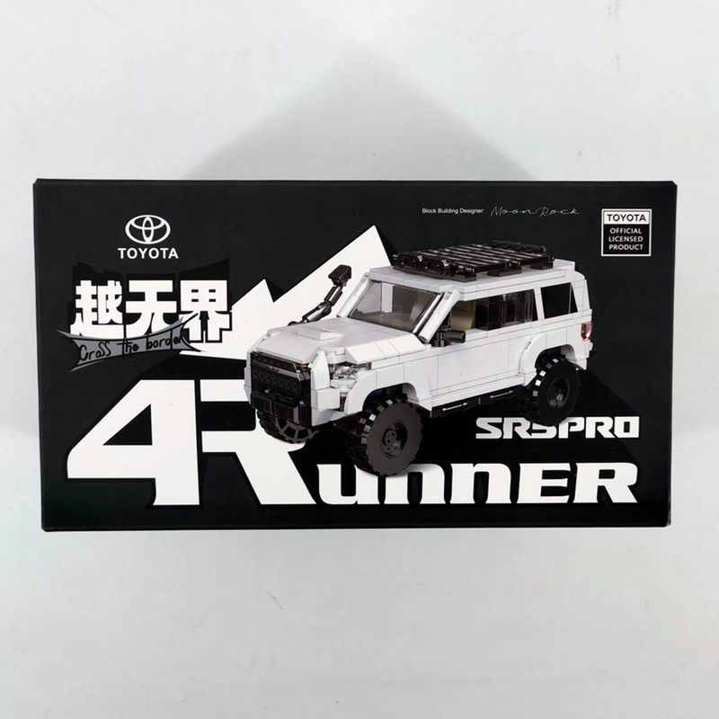 AUTO DE JUGUETE TOYOTA 4RUNNER ARMABLE 1:32 - 1
