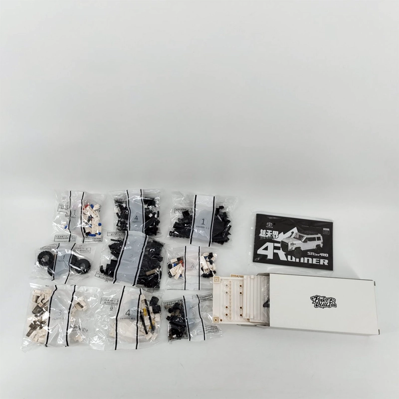 AUTO DE JUGUETE TOYOTA 4RUNNER ARMABLE 1:32 - 2